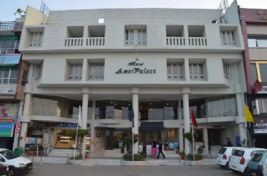 Hotel Amer Palace Hotel dekat Habibganj Railway Station