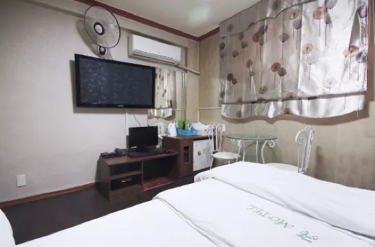 Gumi A Motel - parkir