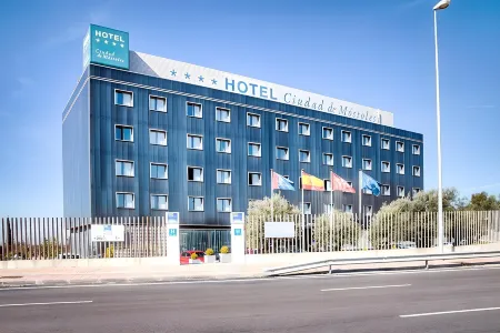 Hotel Ciudad de Móstoles Отели в г. Алькоркон