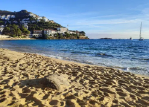 Apartment in Roses with Waterfront Views