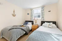 Pippin Cottage - Character Cottage with The Spirit of The Sea