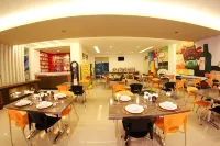 Prima Hotel Ratulangi Makassar by LIFE - parcheggio
