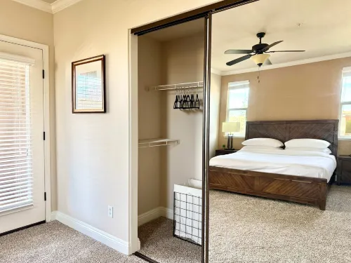 NEW Chic 2BR Stay With Heated Pool Gym Mini Golf