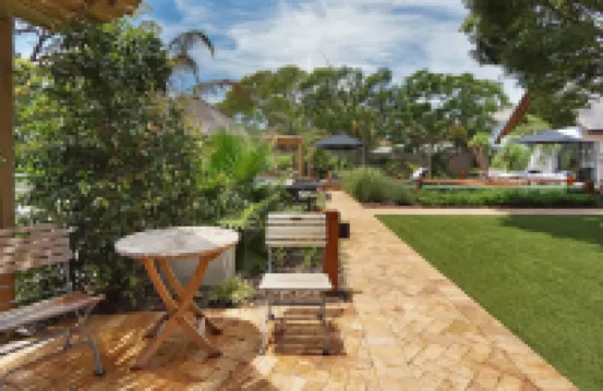 Garden Retreat - Adults Only - parking