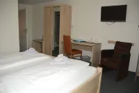 Hotel Zum Großen Krug Hotels in Krummhorn