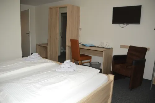 Hotel Zum Großen Krug Các khách sạn ở Krummhorn