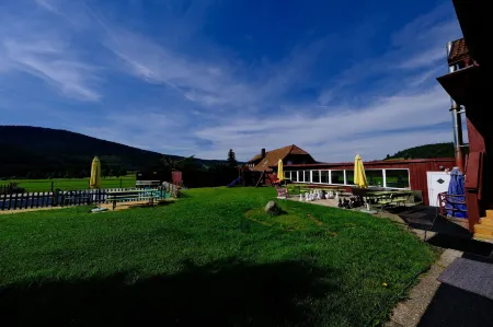 B+B Hotel Sonnenmatte Near Badeparadies Отели в г. Титизее-Нойштадт