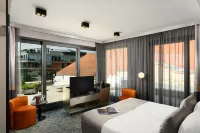 Emerald Hotel by Continental Group - Tiny houses