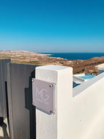 White Curves Santorini Hotels in der Nähe von Strand Red Beach