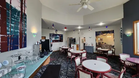 Econo Lodge Lakeshore Отели в г. Манистик