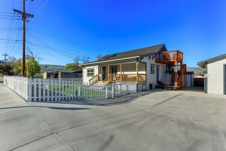 The Gather House! Super Clean, Super Comfortable and Super Private!