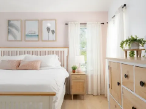 Spacious & Quiet Vacation Getaway, 15 Min to Beach 錫爾弗萊克酒店