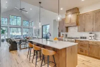 Grand Fir by AvantStay Hot Tub and Firepit Hotels in Deschutes County