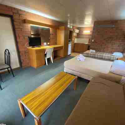 Hawker Hotel Motel Rooms
