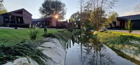 Glamping Resort Halicanum Отели в г. Gornji Koncovcak