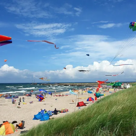 Holiday Homes with Terraces, Close to the Beach