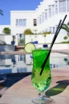 The Beach Hotel - Bares