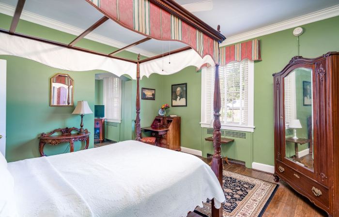 Cedars of Williamsburg Bed & Breakfast