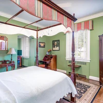 Cedars of Williamsburg Bed & Breakfast Hotels near William & Mary