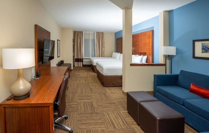Comfort Suites