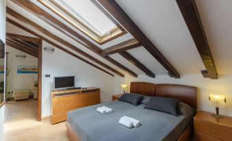 CA du Pescou Rapallo, Charming 2,Bedroom Apartment with Stunning Hill Views Overlooking the Greenery