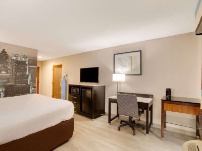 Clarion Pointe Atlanta Airport College Park
