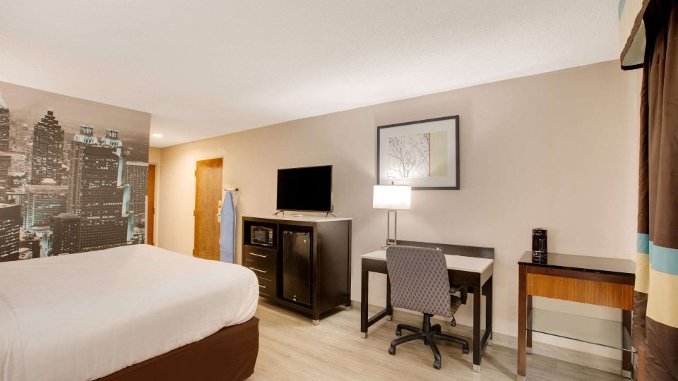 Clarion Pointe Atlanta Airport College Park