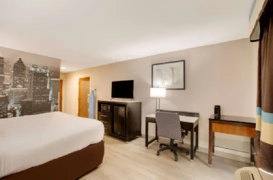 Clarion Pointe Atlanta Airport College Park Hotels in Fulton County