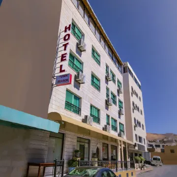 Town Season Hotel