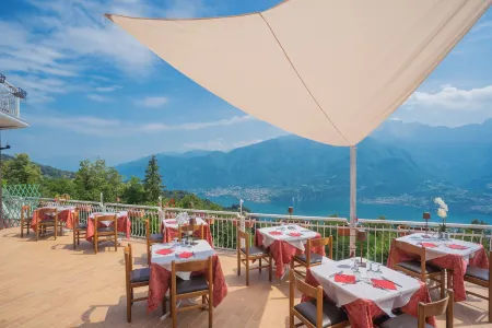 Hotel Mirabeau Отели в г. Вальброна