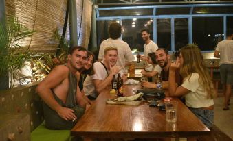 Outpost Hostel - Coron - Adults Only