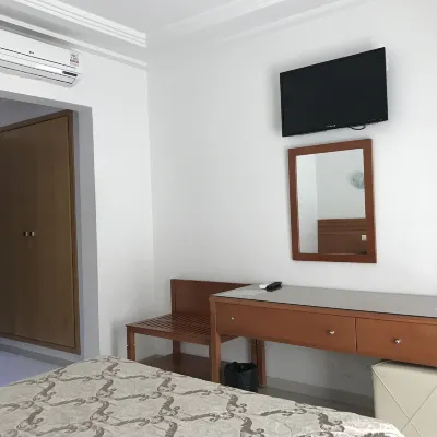 Hotel Al Karmel Hotels near Belvedre Parc