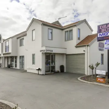 Deans Bush Motel Hotels near Riccarton