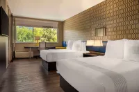GLo Best Western Asheville Tunnel Road Hotel di Buncombe County