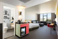 Atura Albury an EVT hotel Hotels near Sunglass Hut Myer Albury