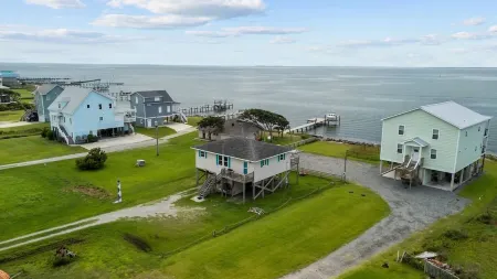 Oceanview - Cozy 3bedroom/2bath with a fantastic location on Harkers Island