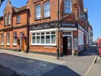 Shakers Inn Hotels near Felixstowe Pier