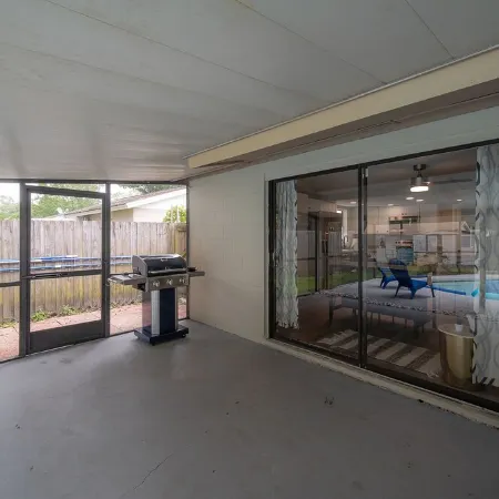 Tampa Zen Escape Heated Pool + Family Oasis with Rhinoceros Views!