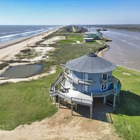 THE ROUND HOUSE AT SARGENT BEACH AMAZING 360 DEGREE VIEWS
