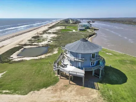 THE ROUND HOUSE AT SARGENT BEACH AMAZING 360 DEGREE VIEWS