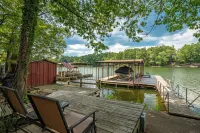 Quaint Lake Hamilton Home, Boat Dock & Nice Views