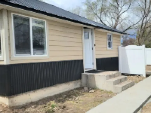 Salmon Bench Home w/ hot tub Hotels in Lemhi County