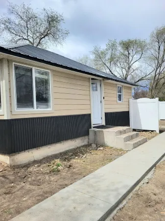 Salmon Bench Home w/ hot tub