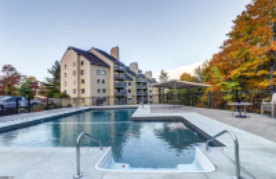 Mountain view condo with fast WiFi plus on-site amenities