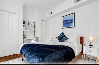 Cozy Retreat - Wifi, Parking, Smart TVs, Kitchen Essentials Hotels in Mt. Vernon Square / Convention Center