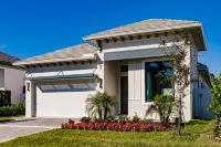 Heated Pool, Full Outdoor Kitchen and Game Room - Luxe Coastal Retreat Hotels in North Naples