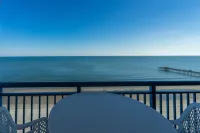 Oceanfront Retreat with Luxurious Finishes - Inviting Coastal Escape Hotels in Horry County