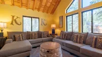 Spacious Lodge with Community Amenities - Charming Mountain Retreat