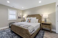 Tranquil Retreat - Balcony, 2 Kings, Parking, Downtown