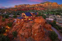 Ravens Rock Retreat: Clifftop Estate w/ 360 Views